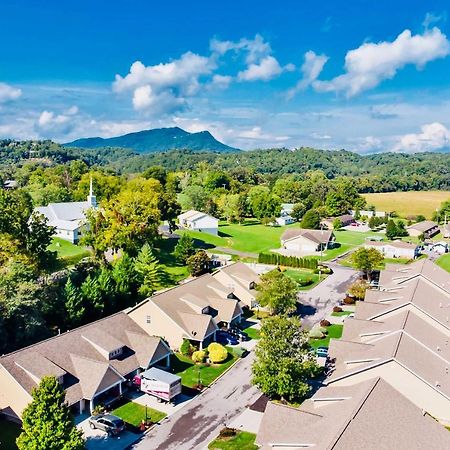 Home With Community Pool - 2 Miles To The Island! Pigeon Forge Exterior foto
