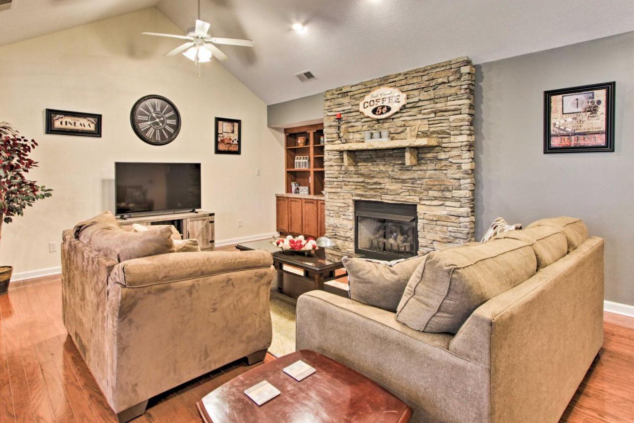Home With Community Pool - 2 Miles To The Island! Pigeon Forge Exterior foto