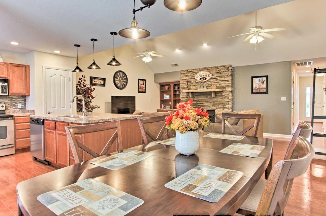 Home With Community Pool - 2 Miles To The Island! Pigeon Forge Exterior foto