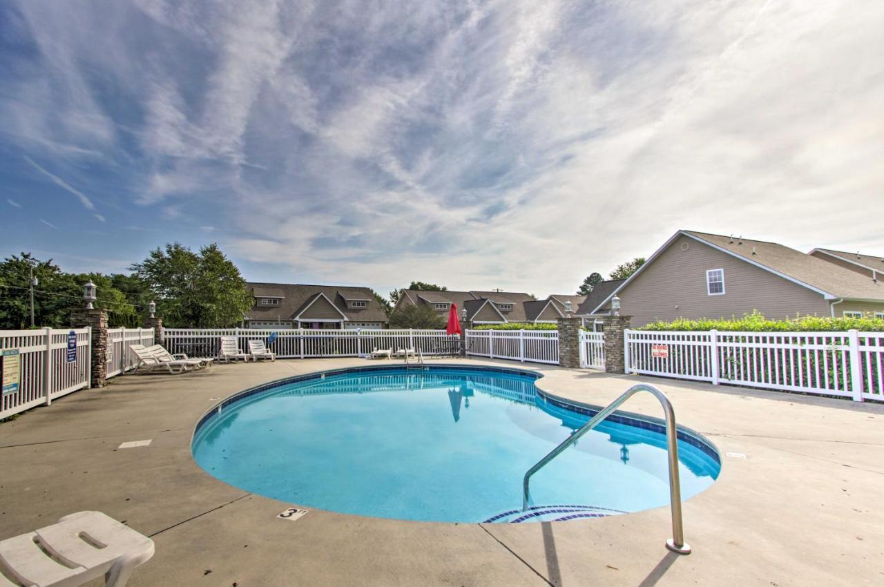 Home With Community Pool - 2 Miles To The Island! Pigeon Forge Exterior foto