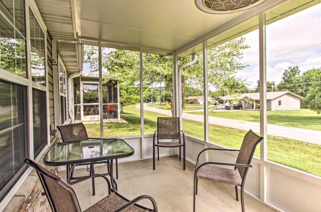 Home With Community Pool - 2 Miles To The Island! Pigeon Forge Exterior foto