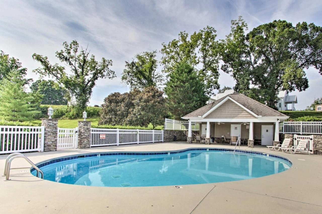 Home With Community Pool - 2 Miles To The Island! Pigeon Forge Exterior foto